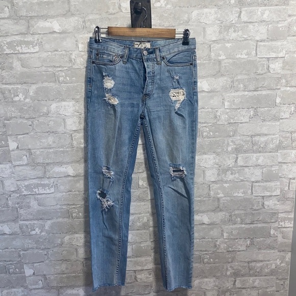FREE people distressed jeans - Picture 1 of 7